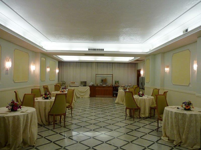 Hotel Romulus מסעדה תמונה